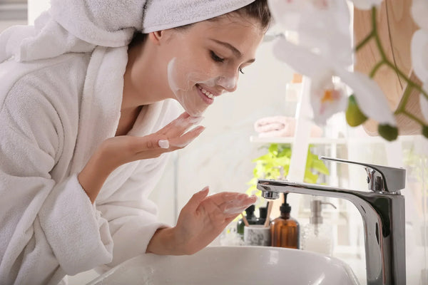 Break Free from Breakouts: How an Acne Cleanser for Oily Skin Can Transform Your Complexion!